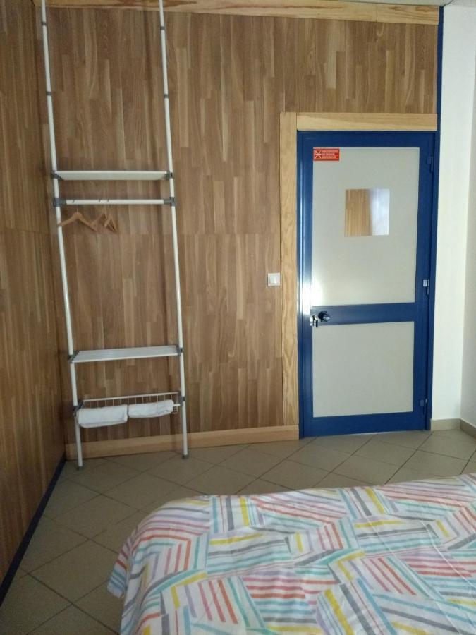 Melaya Budget Hostel Фару Экстерьер фото