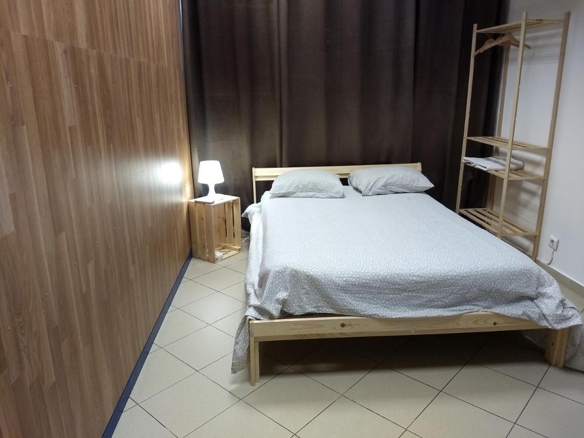 Melaya Budget Hostel Фару Экстерьер фото