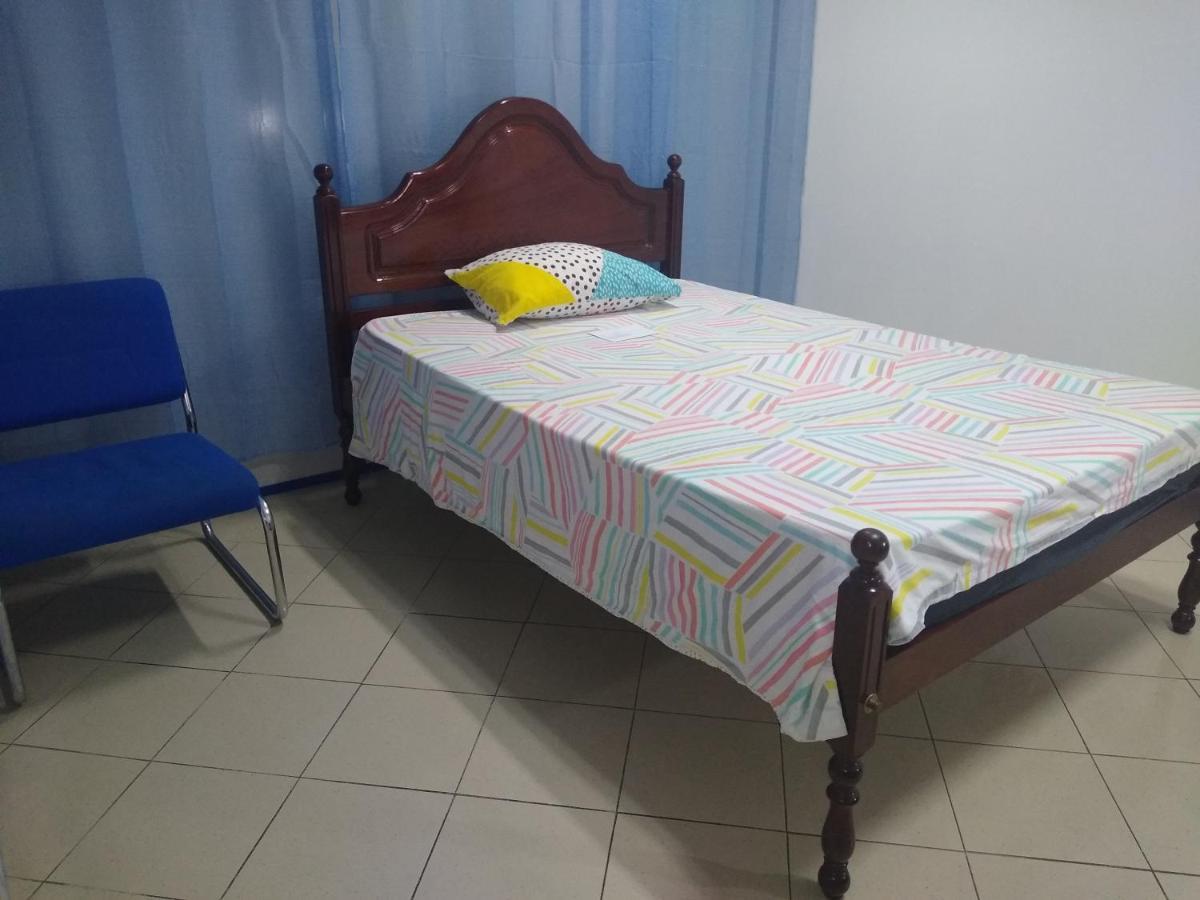 Melaya Budget Hostel Фару Экстерьер фото